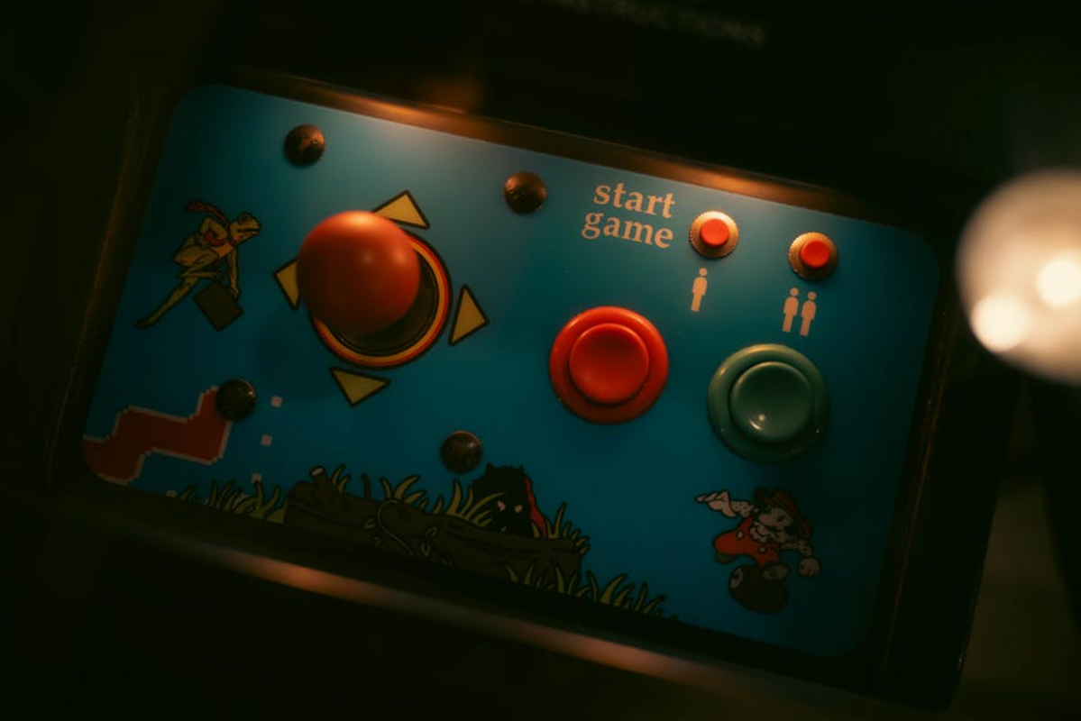 video game art — Video Game Art: Sasha Yasov's Nostalgic Paintings
