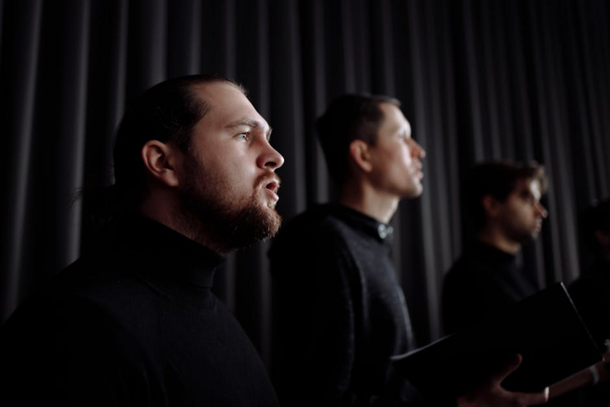 passenger music — Passenger Music Premiere: Eerie Choral Ambience