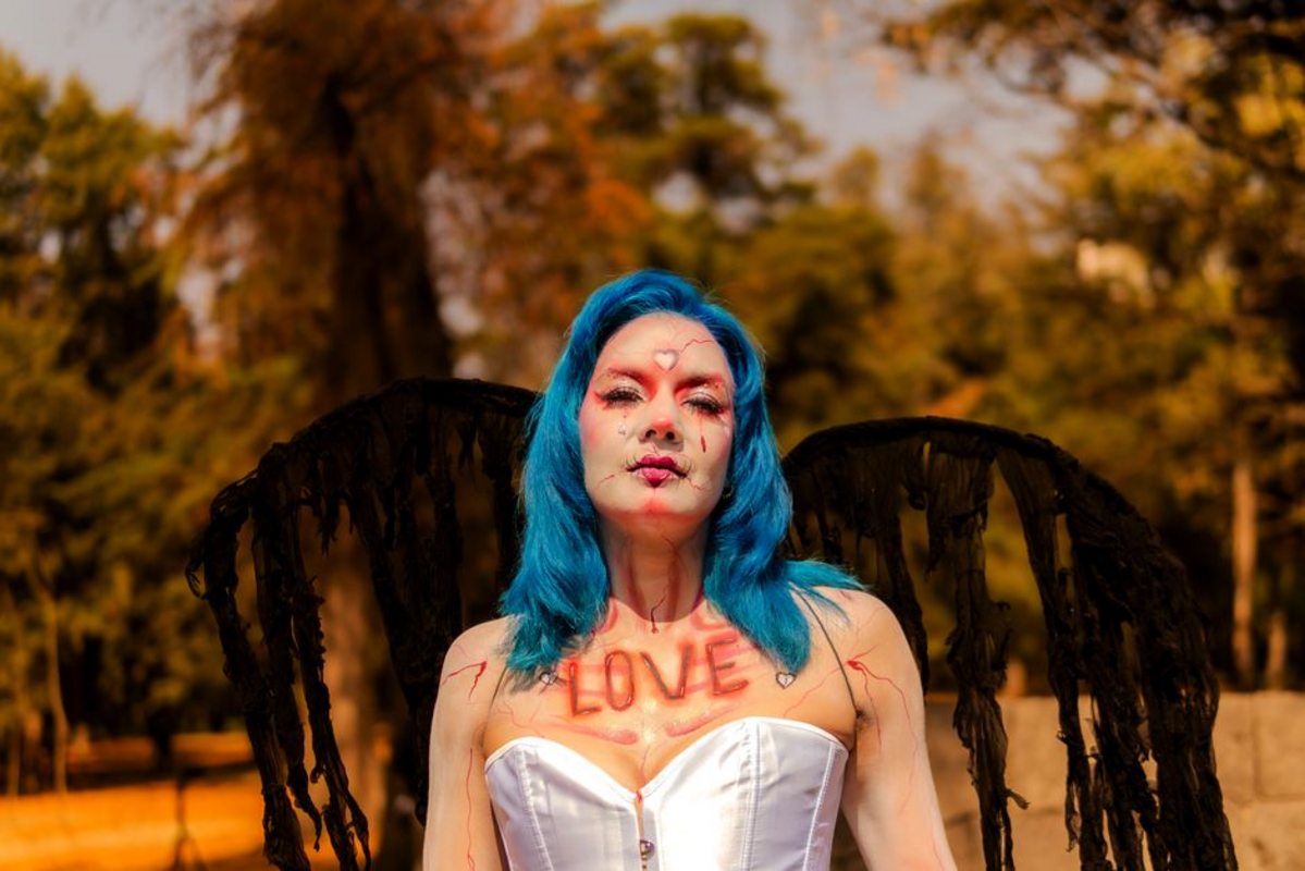 stitched up heart — Stitched Up Heart Premiere LOVE AND DEATH